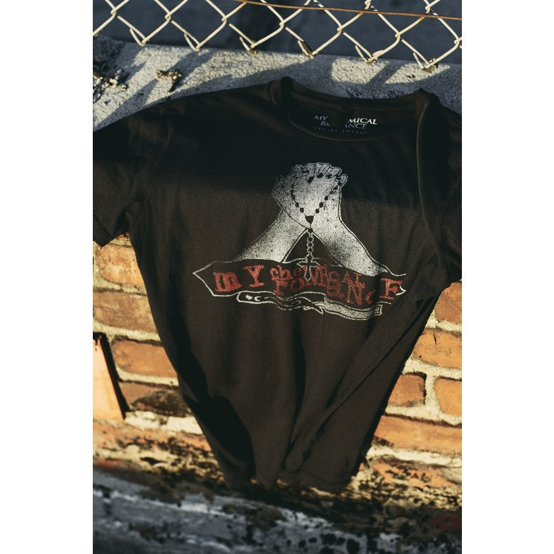 PRAYING HANDS DISTRESSED T-SHIRT